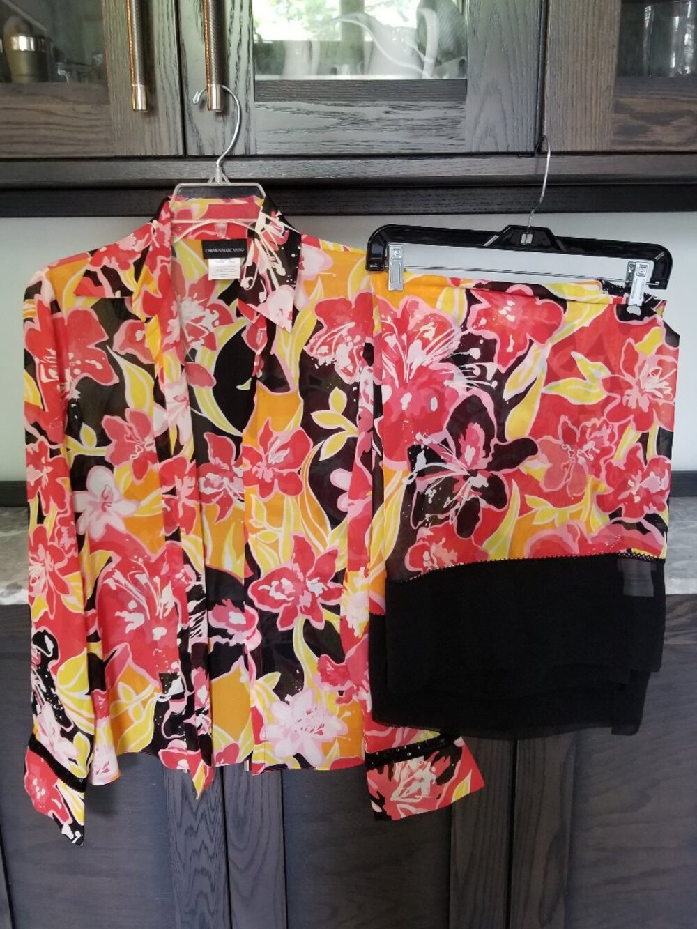 Carmen Marc Valvo Beach/Pool Cover Up Shirt and Scarf